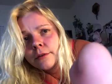 elegantblondevi