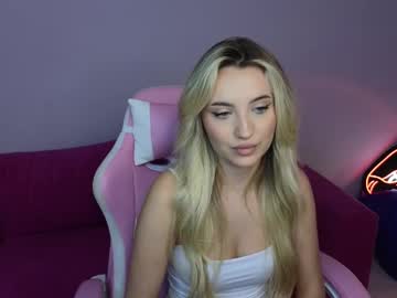 valeriesteele